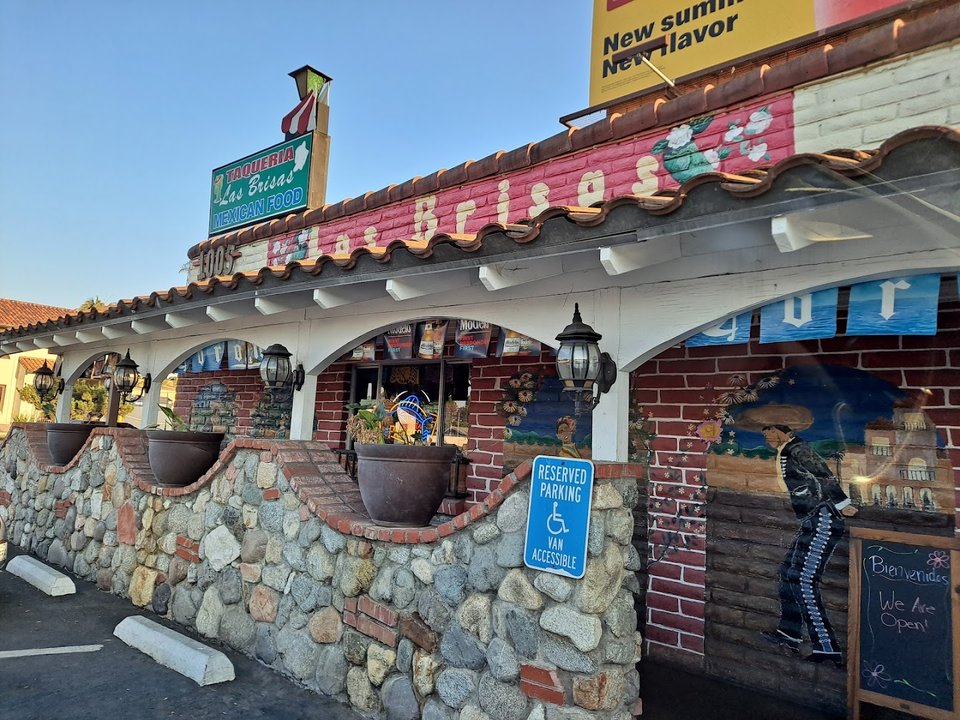 Casual Mexican restaurant dining room